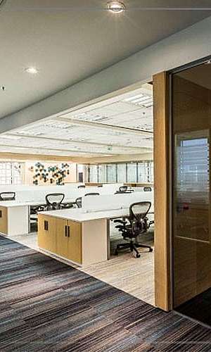 Piso elevado para sala comercial Piso elevado para sala comercial